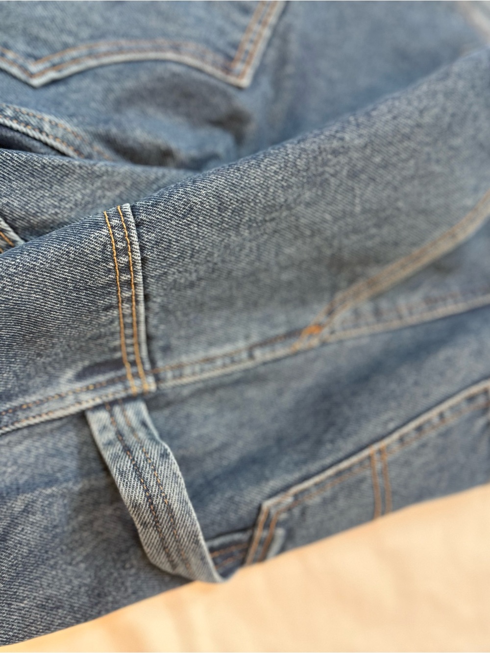 Abercrombie & Fitch Mid Rise Slouchy Jeans - Picture 7 of 12
